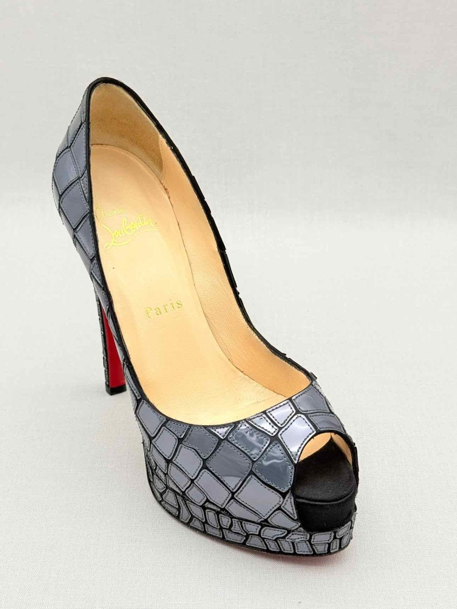 Pre - loved CHRISTIAN LOUBOUTIN Size EU 37.5 Pumps at Reems Closet