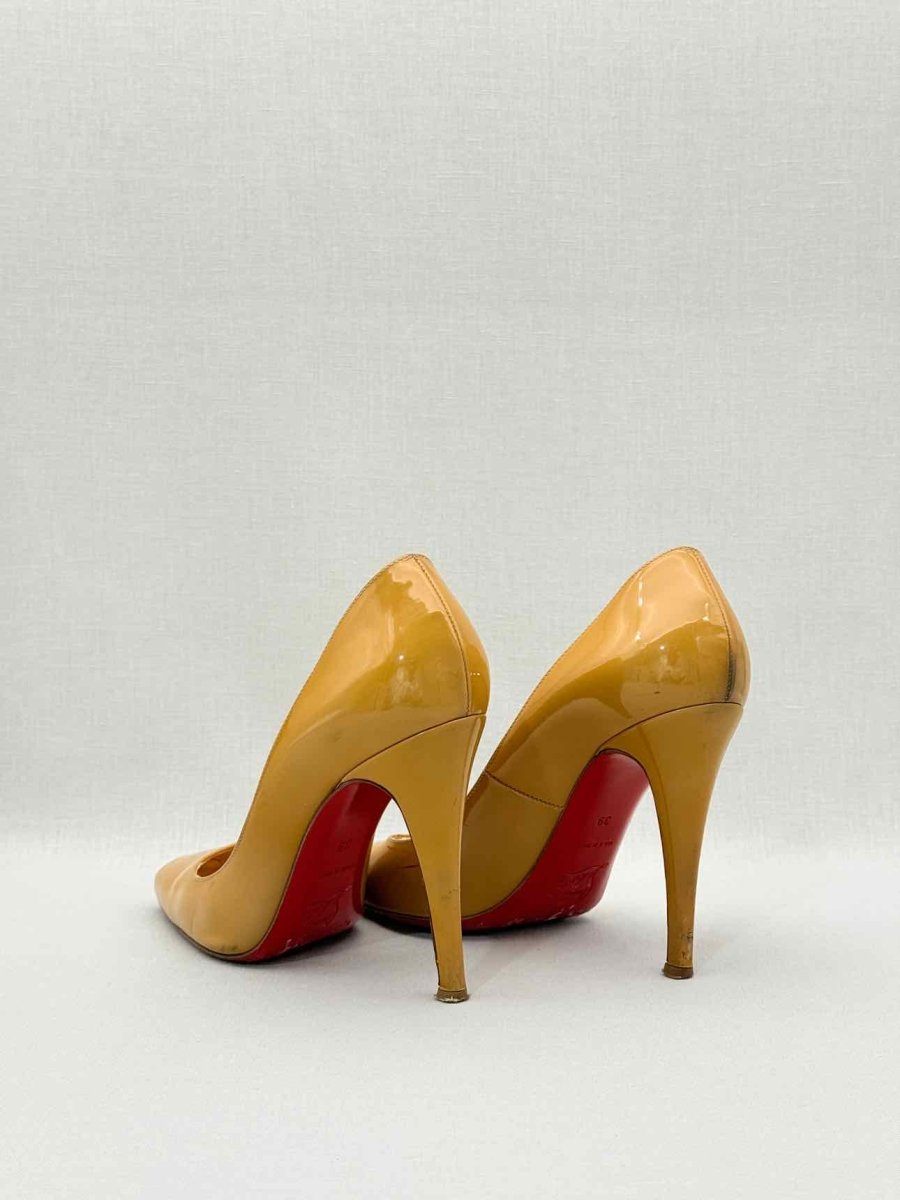 Pre - loved CHRISTIAN LOUBOUTIN Tan Size EU 39 Pumps at Reems Closet