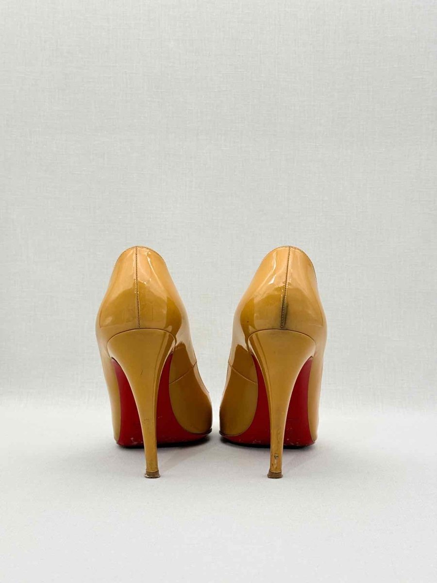 Pre - loved CHRISTIAN LOUBOUTIN Tan Size EU 39 Pumps at Reems Closet