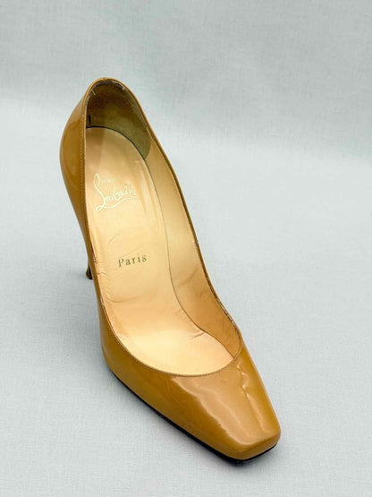 Pre - loved CHRISTIAN LOUBOUTIN Tan Size EU 39 Pumps at Reems Closet