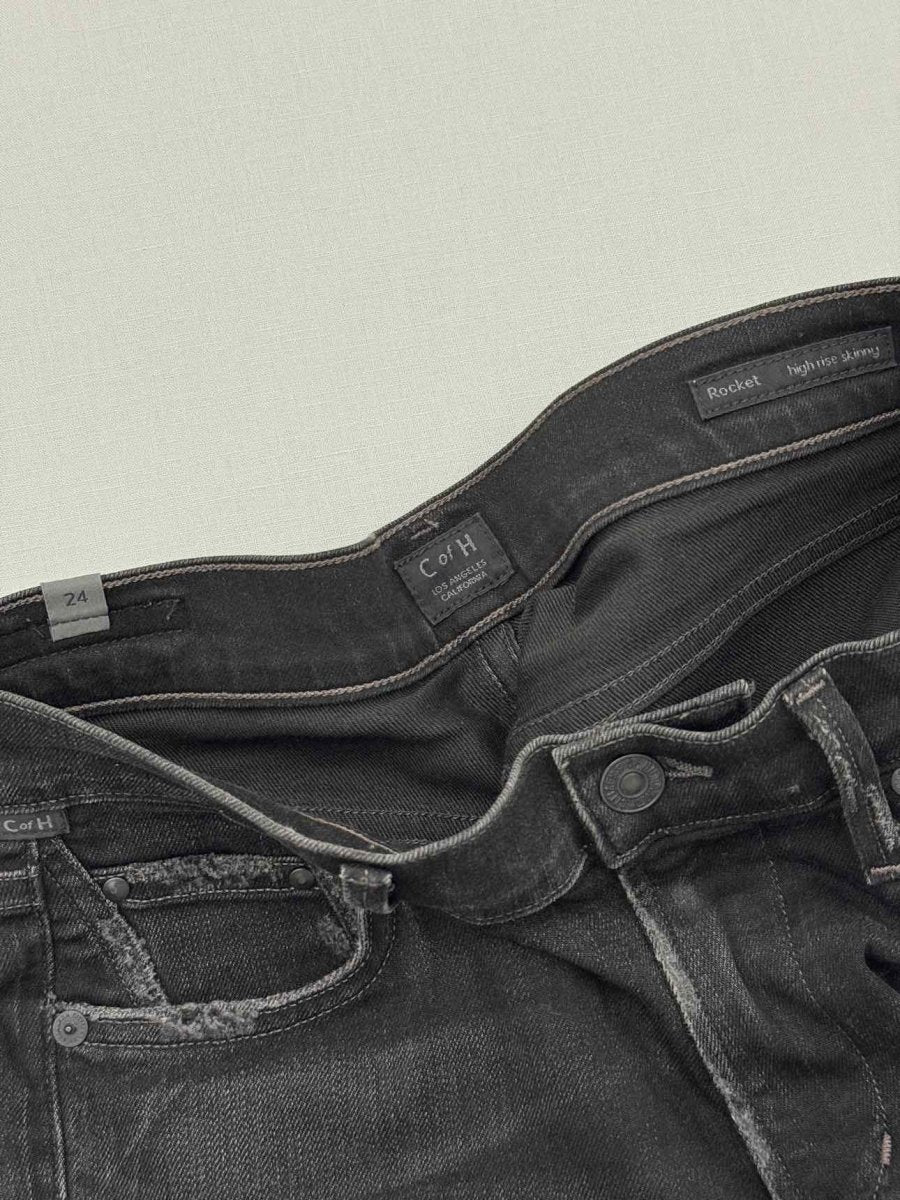 Pre - loved CITIZEN OF HUMANITY Rocket Black Ripped Size 24 Jeans at Reems Closet
