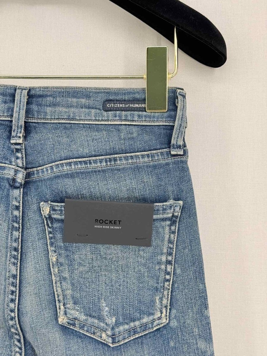 Pre - loved CITIZEN OF HUMANITY Rocket Blue Ripped Size 24 Jeans at Reems Closet