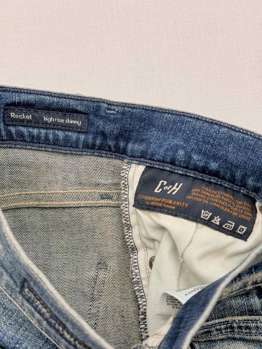 Pre - loved CITIZEN OF HUMANITY Rocket Blue Ripped Size 24 Jeans at Reems Closet