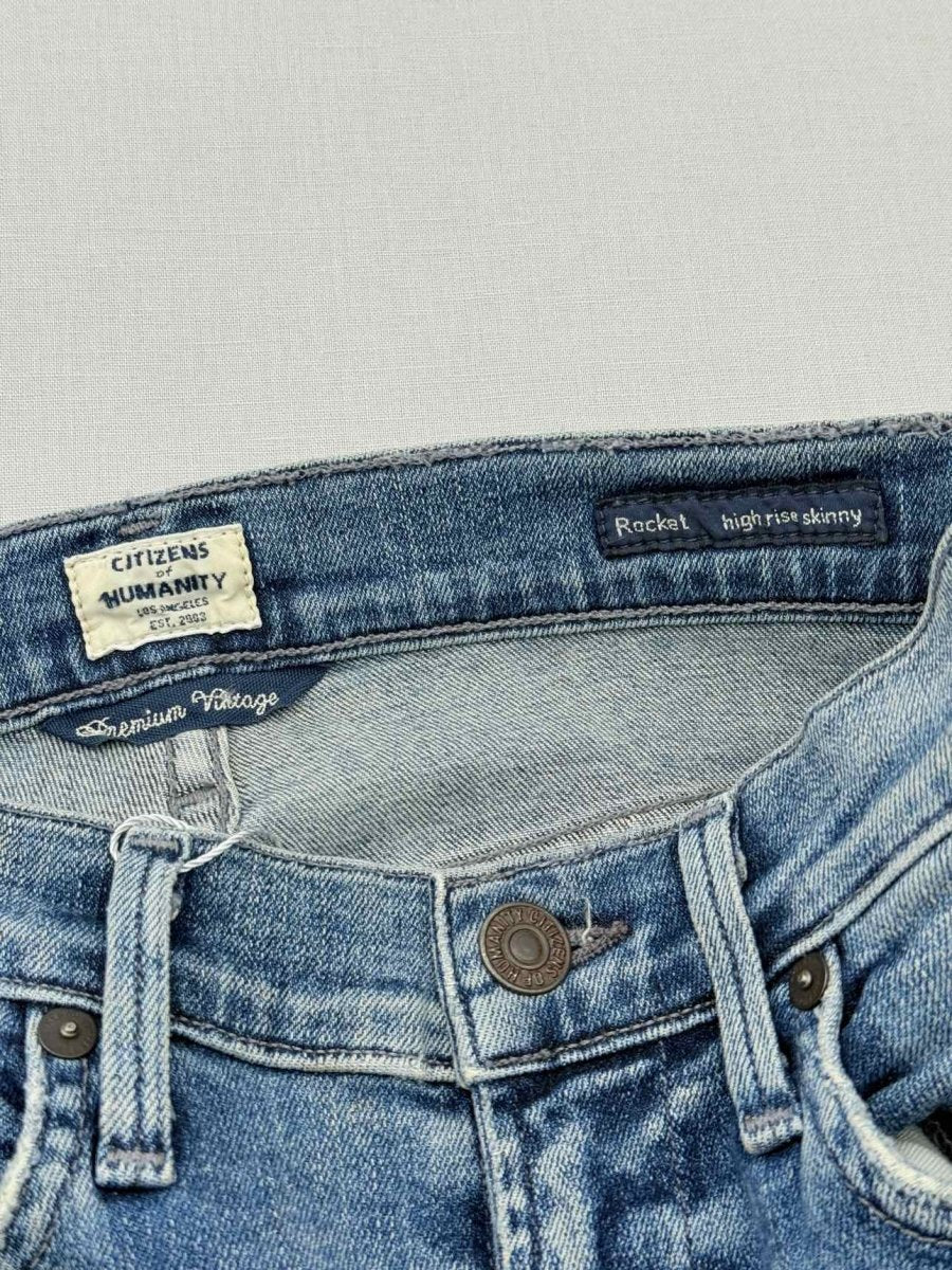 Pre - loved CITIZEN OF HUMANITY Rocket Blue Ripped Size 24 Jeans at Reems Closet
