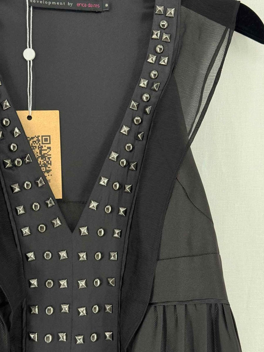 Pre - loved DEVELOPMENT Silk Black Size US 6 Knee Length Dress at Reems Closet