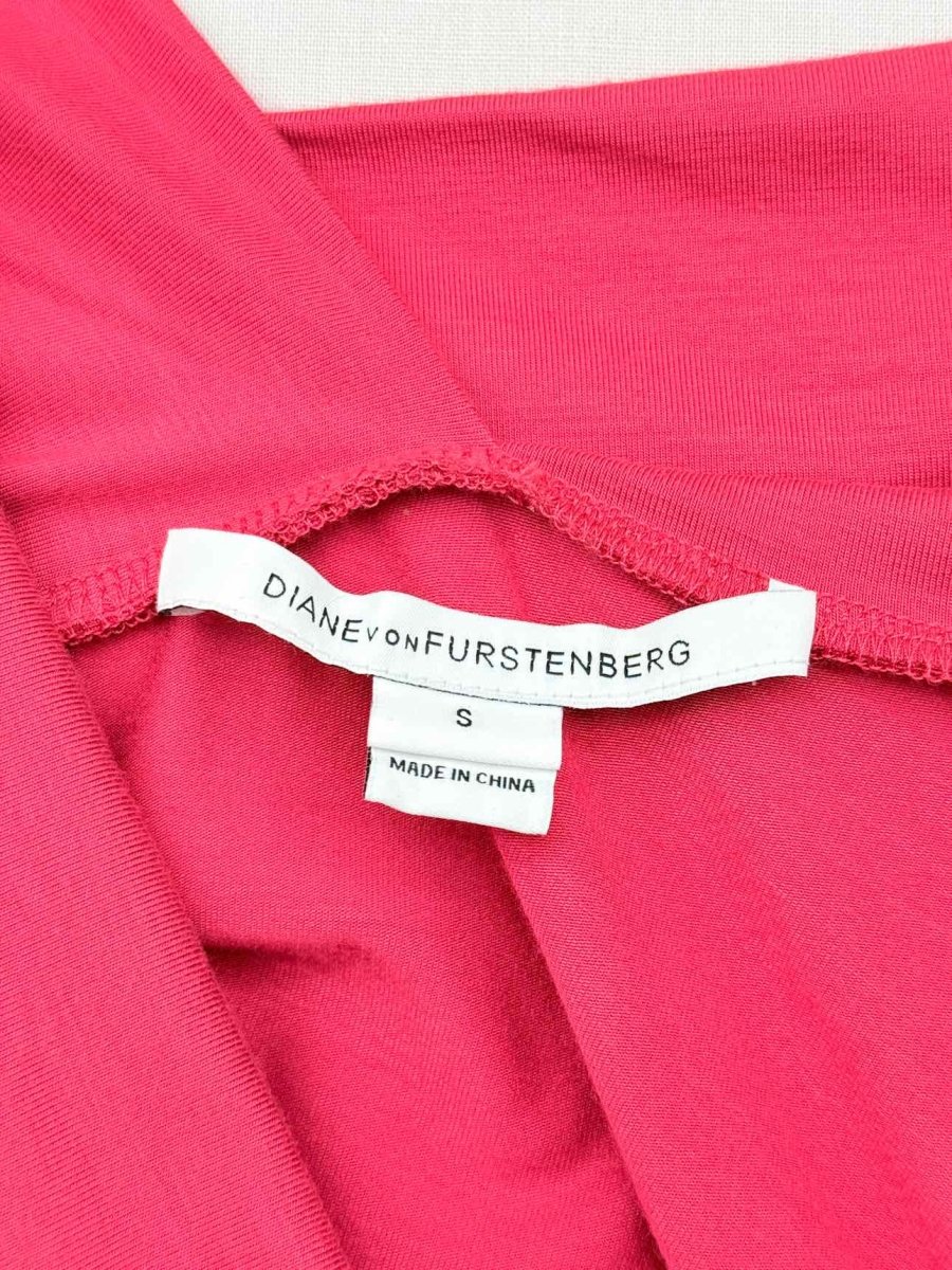 Pre-loved DIANE VON FURSTENBERG Pink Size Small Short Dress at Reems Closet