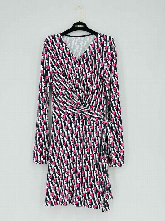 Pre - loved DIANE VON FURSTENBERG Size Medium Knee Length Dress at Reems Closet