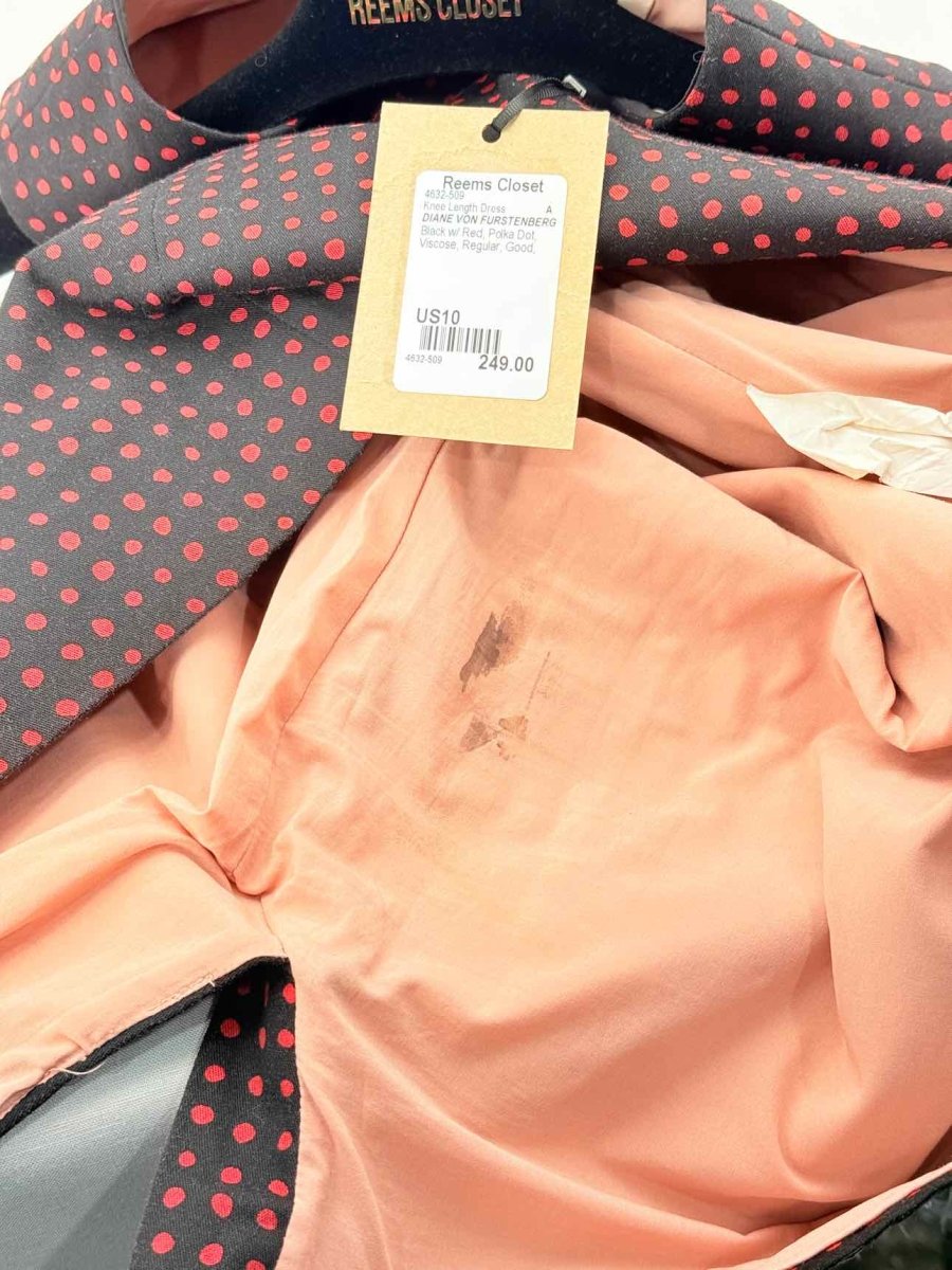 Pre - loved DIANE VON FURSTENBERG Size US 10 Knee Length Dress at Reems Closet