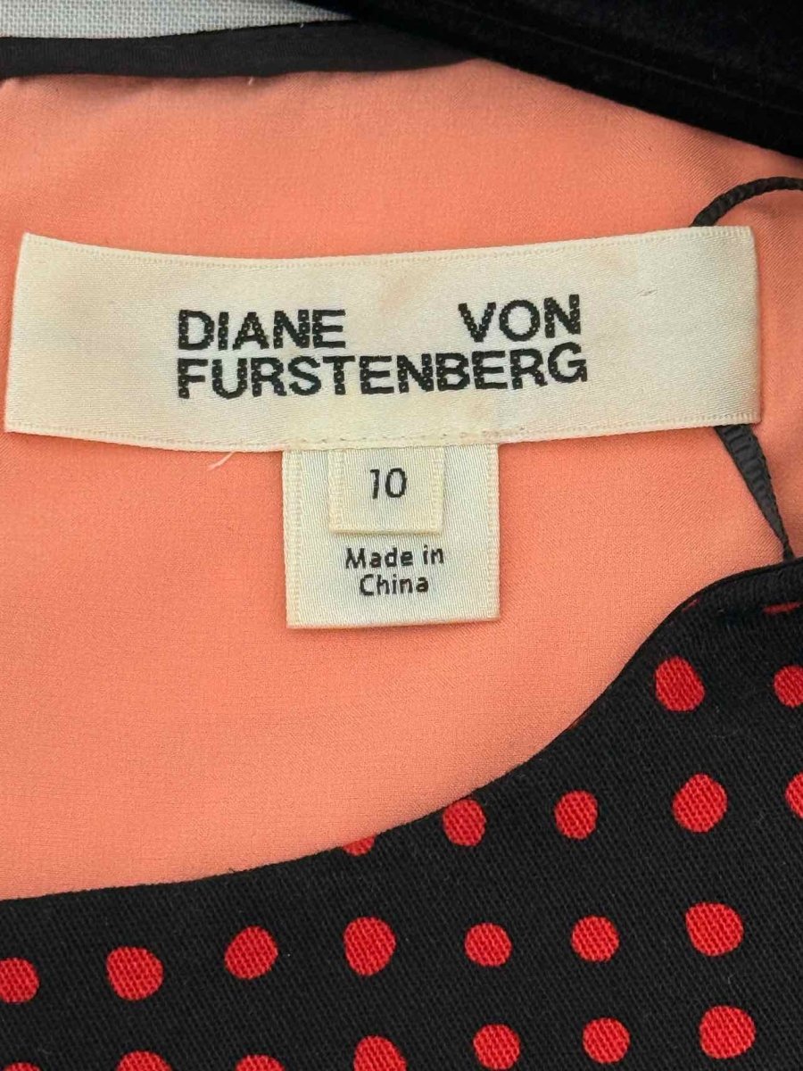 Pre - loved DIANE VON FURSTENBERG Size US 10 Knee Length Dress at Reems Closet