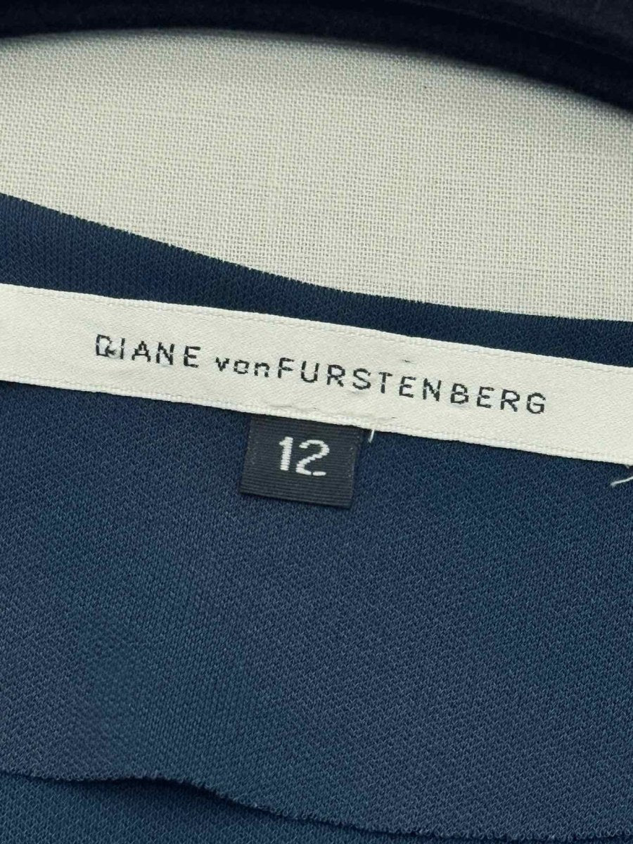 Pre - loved DIANE VON FURSTENBERG Size US 12 Knee Length Dress at Reems Closet