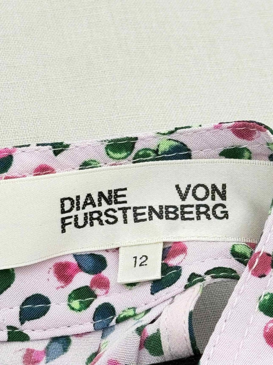 Pre - loved DIANE VON FURSTENBERG Size US 12 Knee Length Dress at Reems Closet