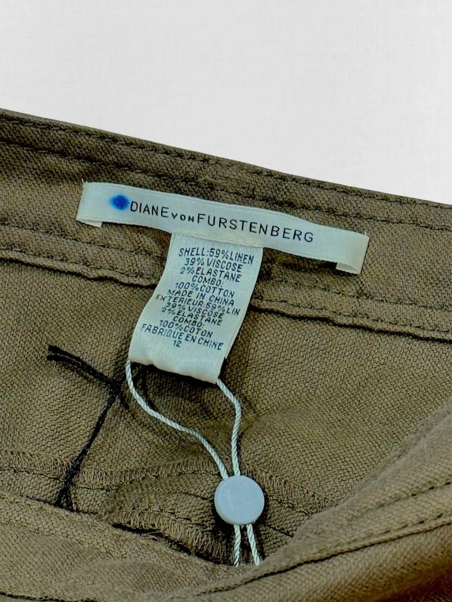 Pre - loved DIANE VON FURSTENBERG Size US 12 Knee Length Skirt at Reems Closet