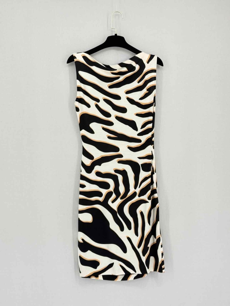 Pre-loved DIANE VON FURSTENBERG Size US 6 Short Dress at Reems Closet