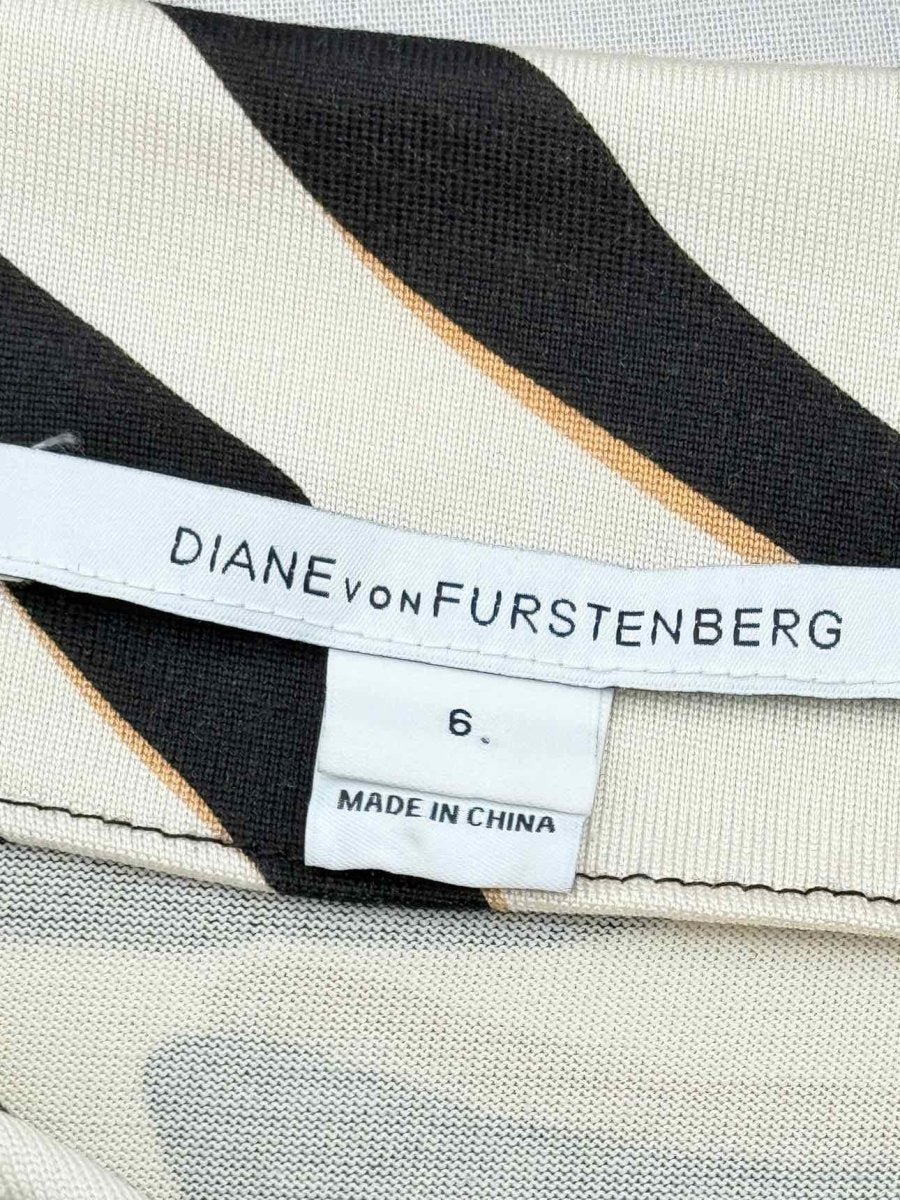 Pre-loved DIANE VON FURSTENBERG Size US 6 Short Dress at Reems Closet