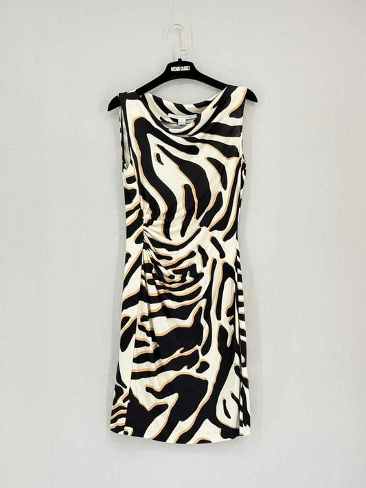 Pre-loved DIANE VON FURSTENBERG Size US 6 Short Dress at Reems Closet