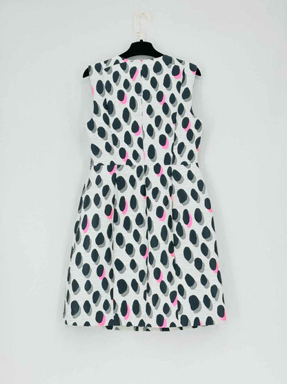 Pre - loved DIANE VON FURSTENBERG Size US 8 Short Dress at Reems Closet