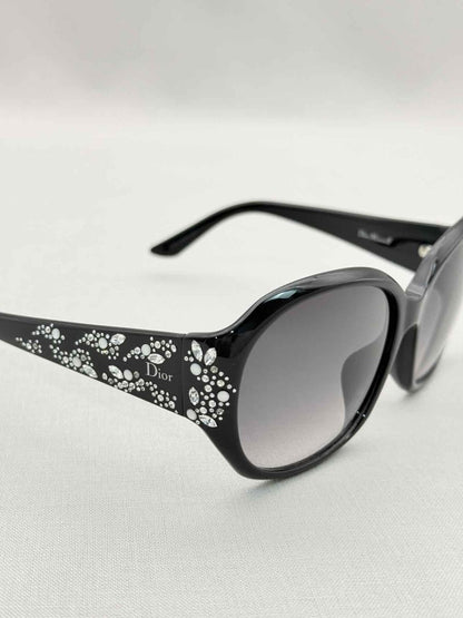 Pre-loved DIOR Black Sunglasses at Reems Closet