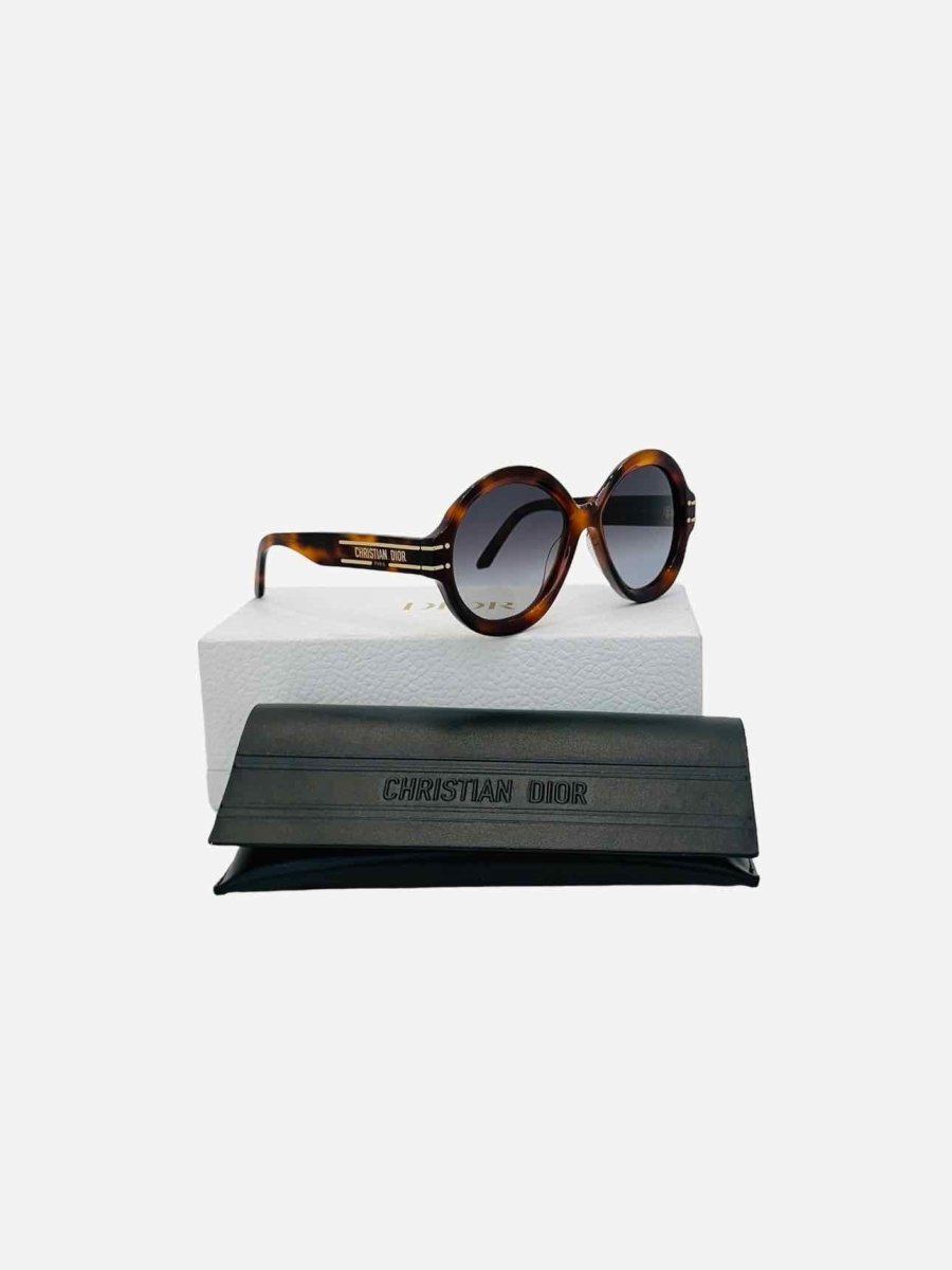 Pre - loved DIOR DiorSignature Tortoise Sunglasses at Reems Closet