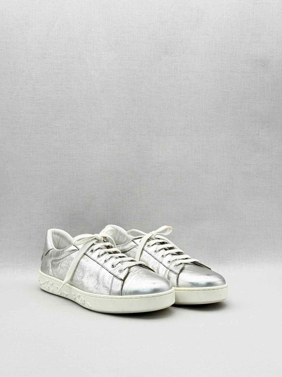 Pre-loved DIOR Low Top Metallic Silver Size EU 41 Sneakers at Reems Closet