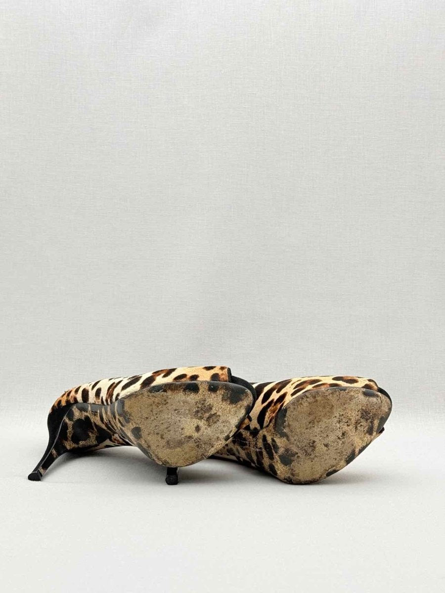 Pre-loved DOLCE & GABBANA Beige & Black Size EU 38 Pumps at Reems Closet