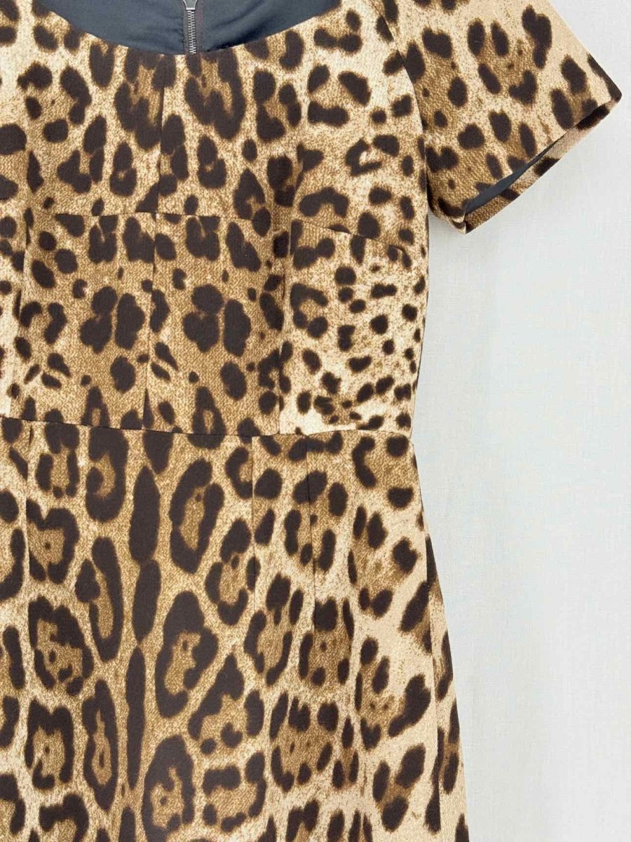 Pre - loved DOLCE & GABBANA Beige Multicolor Size US 0 Midi Dress at Reems Closet