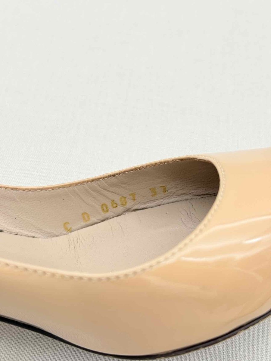 Pre - loved DOLCE & GABBANA Beige Size EU 37 Pumps at Reems Closet