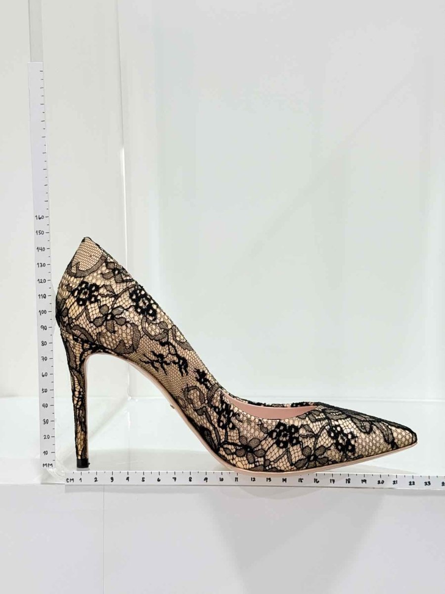 Pre - loved DOLCE & GABBANA Black & Beige Size EU 37.5 Pumps at Reems Closet