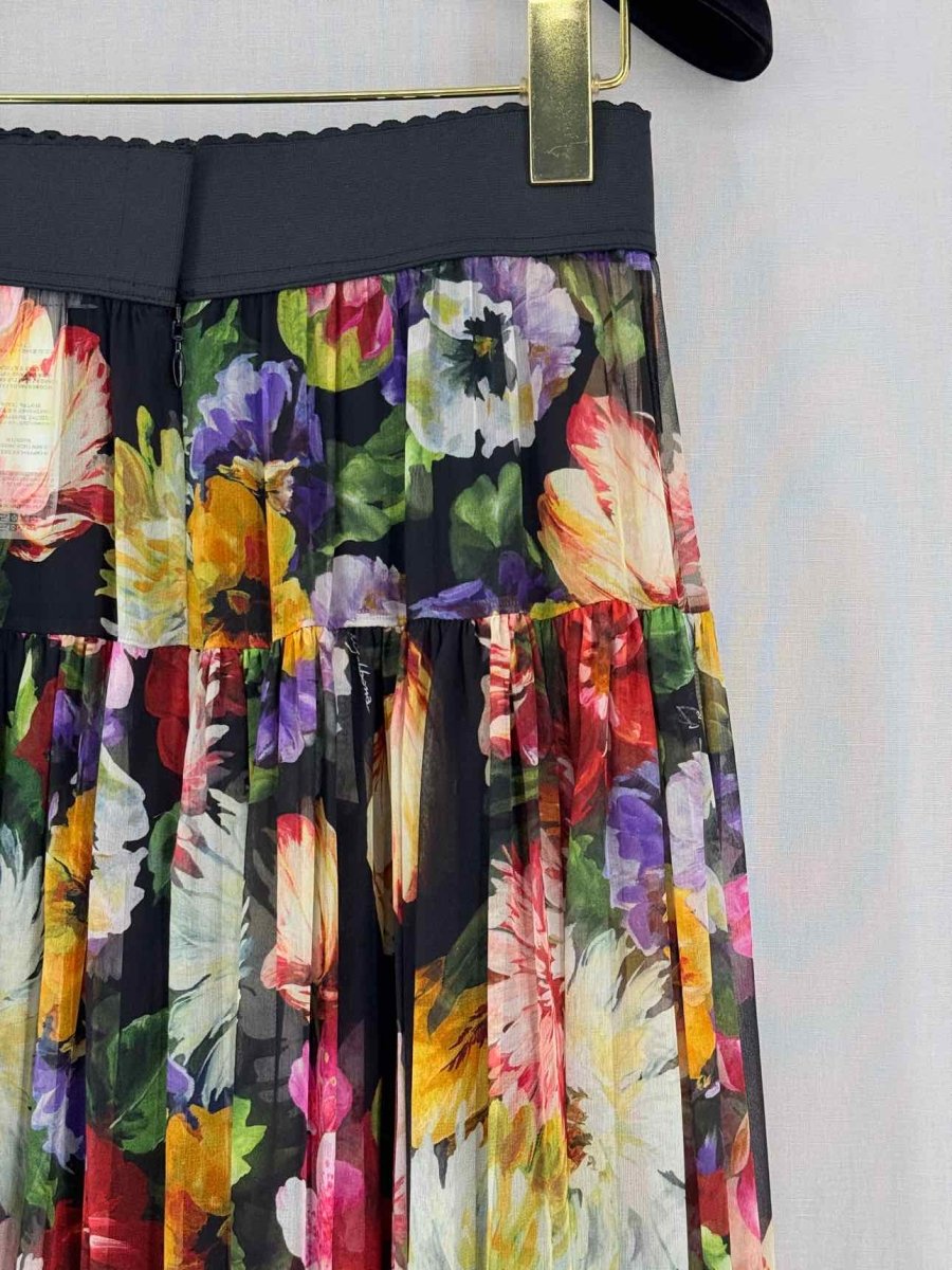 Pre - loved DOLCE & GABBANA Black Multicolor Size US 2 Midi Skirt at Reems Closet