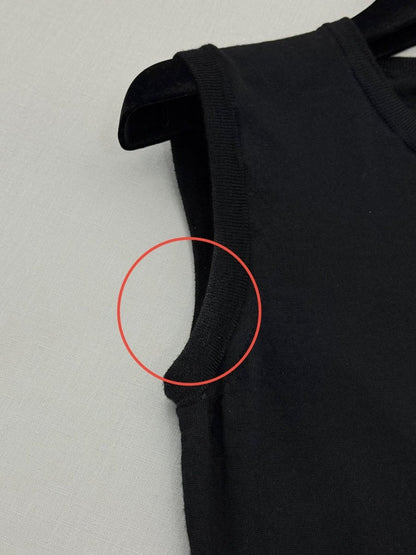 Pre - loved DOLCE & GABBANA Black w/ Red Heart Size US 8 Top at Reems Closet