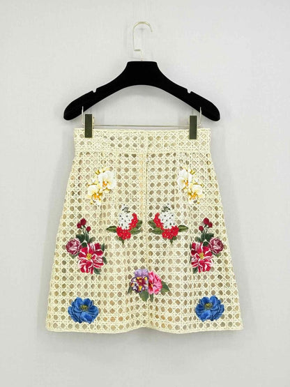 Pre - loved DOLCE & GABBANA Cream Size US 4 Mini Skirt at Reems Closet