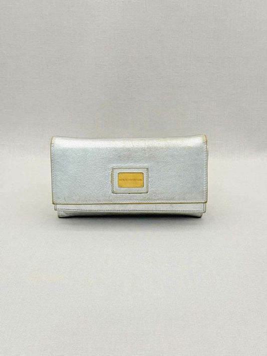 Pre-loved DOLCE & GABBANA Metallic Silver Continental Wallet at Reems Closet