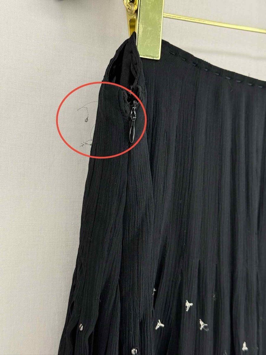 Pre - loved ELIE TAHARI Black Size XLarge Knee Length Skirt at Reems Closet