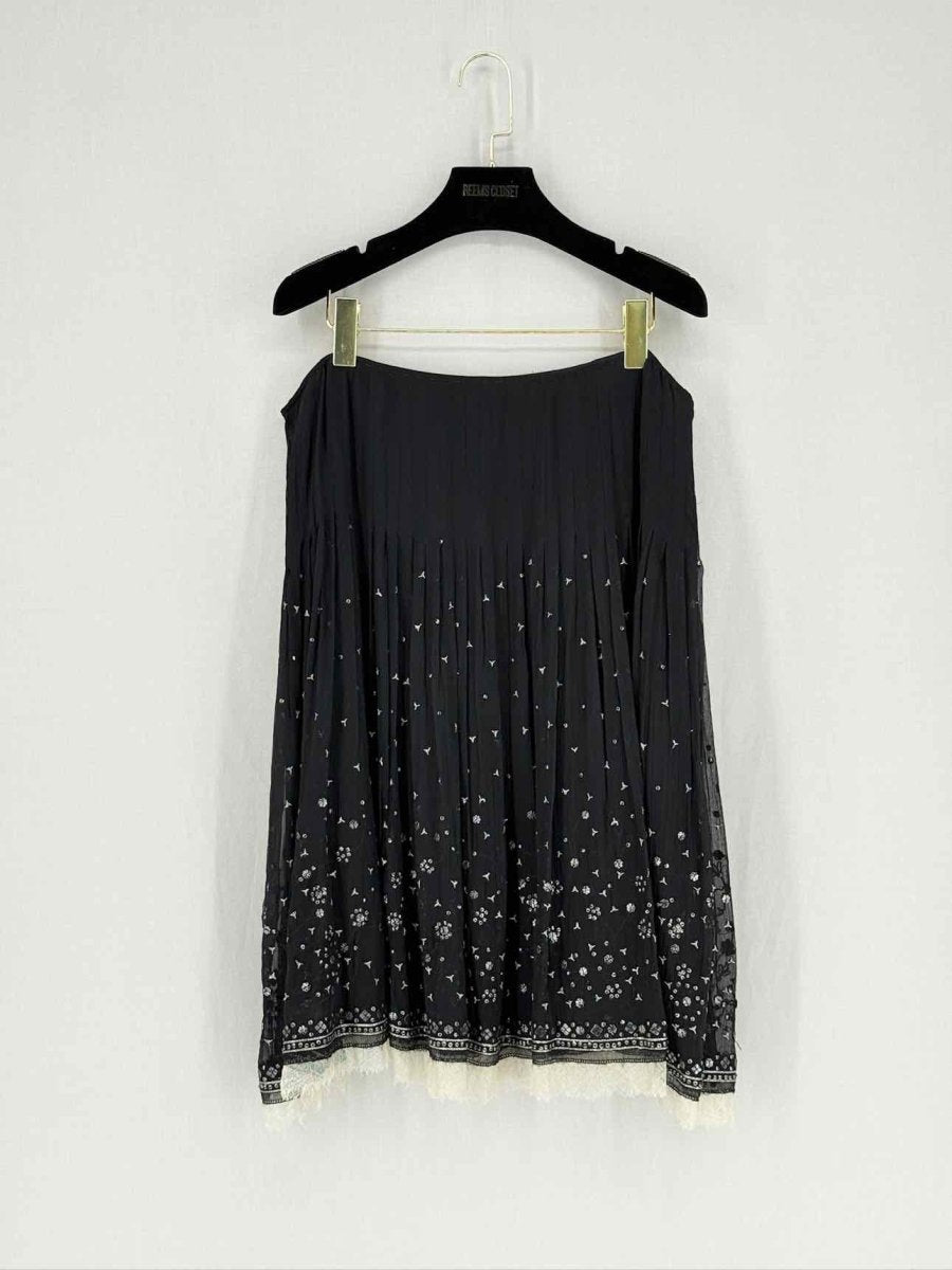 Pre - loved ELIE TAHARI Black Size XLarge Knee Length Skirt at Reems Closet