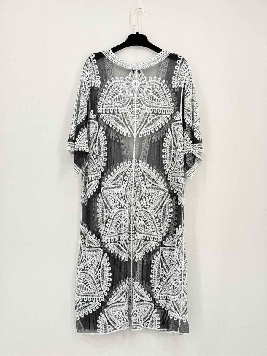 Pre - loved ELLA Black & White Floral Size US 0 Coverup at Reems Closet