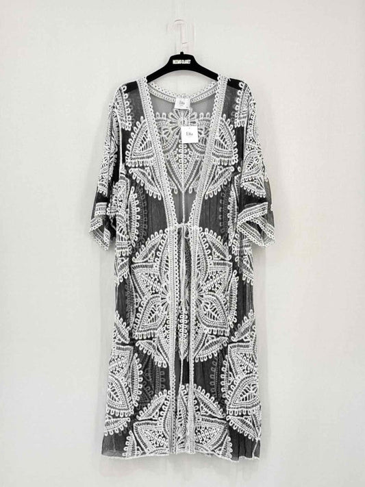 Pre - loved ELLA Black & White Floral Size US 0 Coverup at Reems Closet