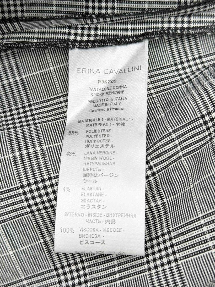Pre-loved ERIKA CAVALLINI White & Black Plaid Size US 8 Shorts at Reems Closet