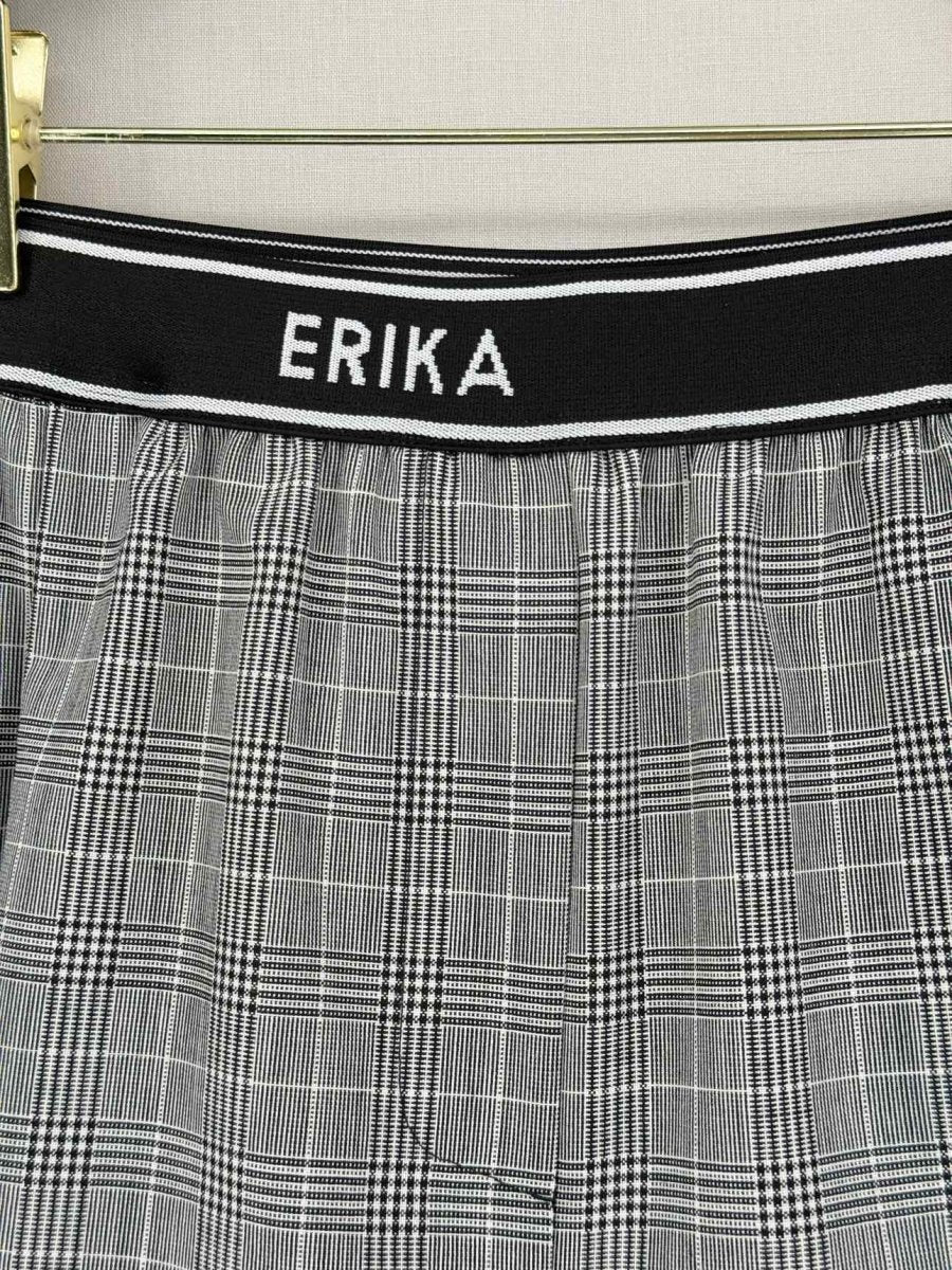 Pre-loved ERIKA CAVALLINI White & Black Plaid Size US 8 Shorts at Reems Closet