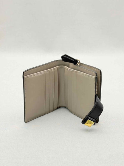 Pre-loved FENDI Black Compact Wallet at Reems Closet