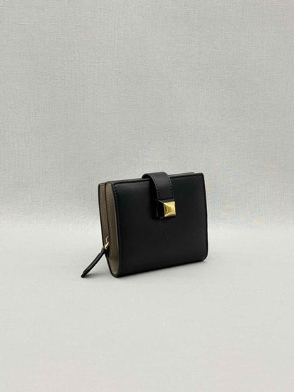 Pre-loved FENDI Black Compact Wallet at Reems Closet