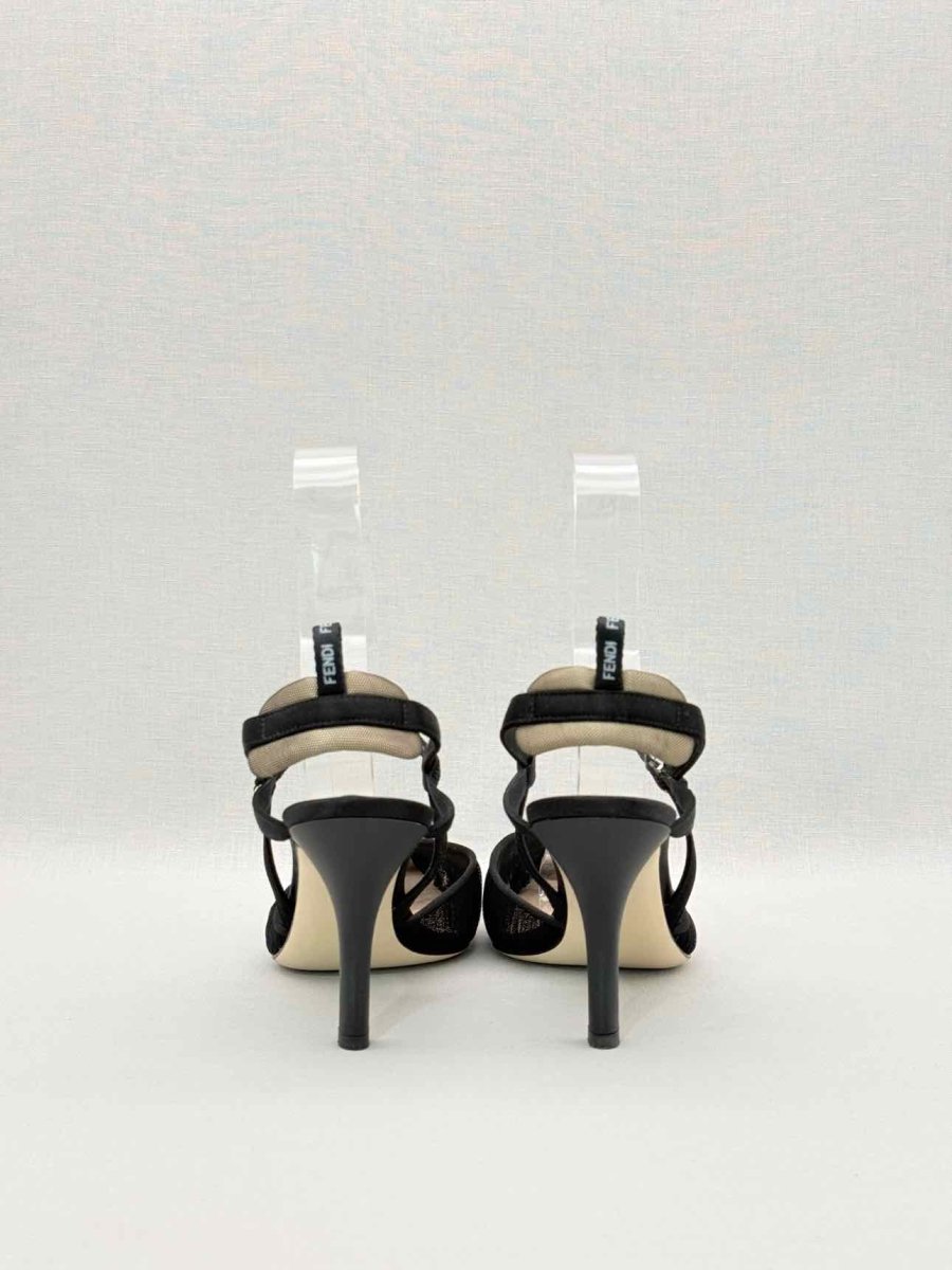 Pre-loved FENDI Colibri Black Size EU 39 Pumps at Reems Closet