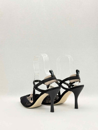 Pre-loved FENDI Colibri Black Size EU 39 Pumps at Reems Closet