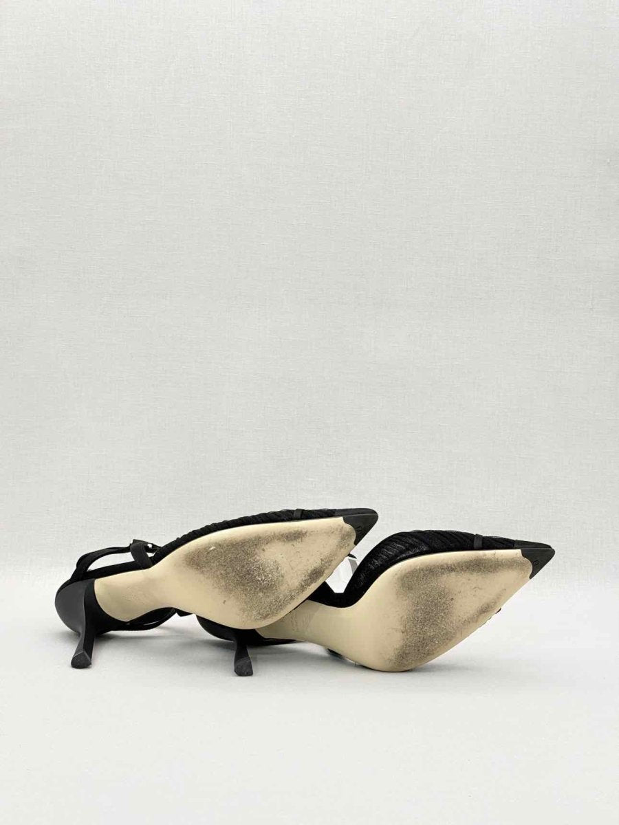 Pre-loved FENDI Colibri Black Size EU 39 Pumps at Reems Closet