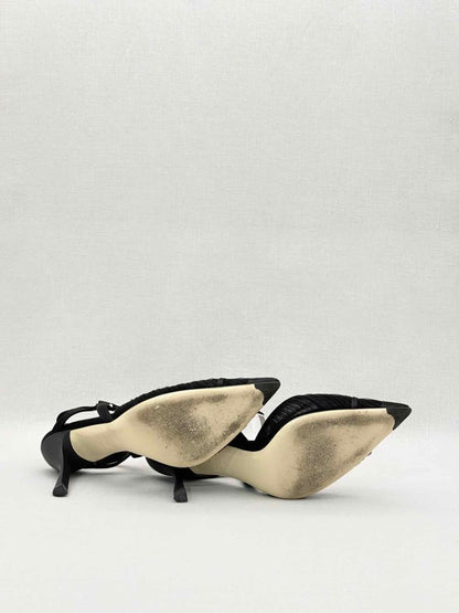 Pre-loved FENDI Colibri Black Size EU 39 Pumps at Reems Closet