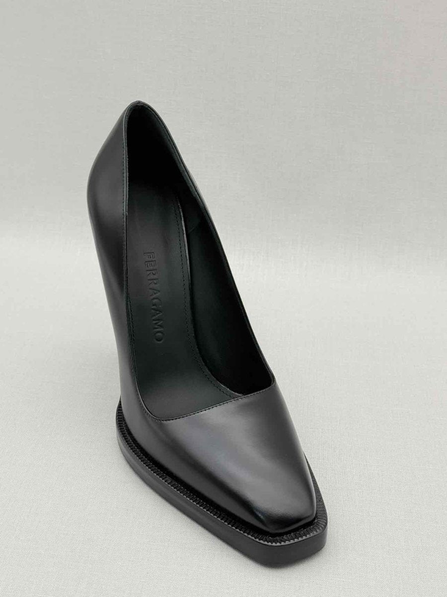 Pre - loved FERRAGAMO Anser X5 Black Size EU 39 Pumps at Reems Closet
