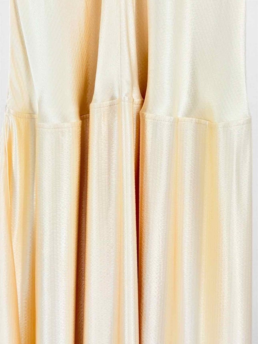 Pre-loved FFORME Clodia Peach Size US 4 Long Dress at Reems Closet
