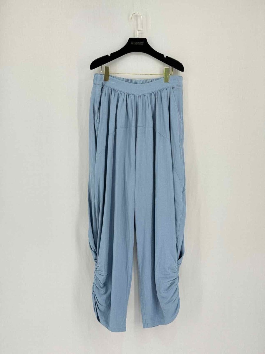 Pre-loved FREE PEOPLE Blue Size Large Outfit Set at Reems Closet