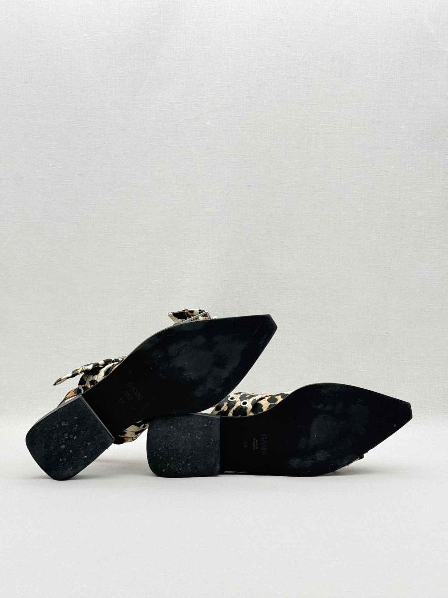 Pre-loved GANNI Black & Beige Size EU 39 Ballet Flats at Reems Closet