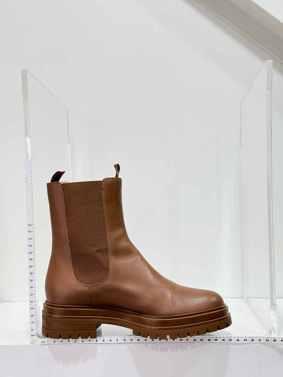 Pre - loved GIANRITO ROSSI Chelsea Brown Size EU 39 Ankle Boots at Reems Closet
