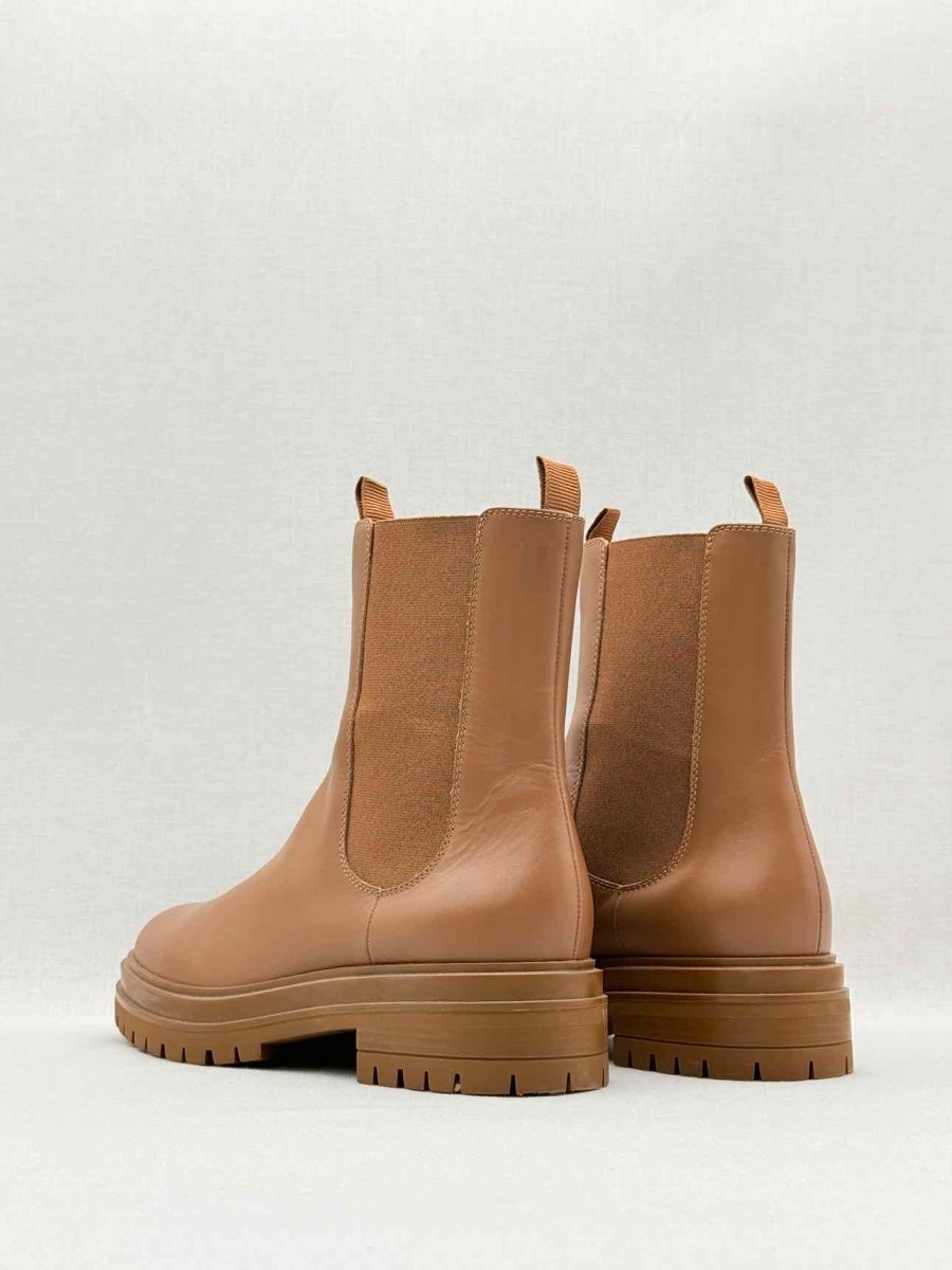 Pre - loved GIANRITO ROSSI Chelsea Brown Size EU 39 Ankle Boots at Reems Closet