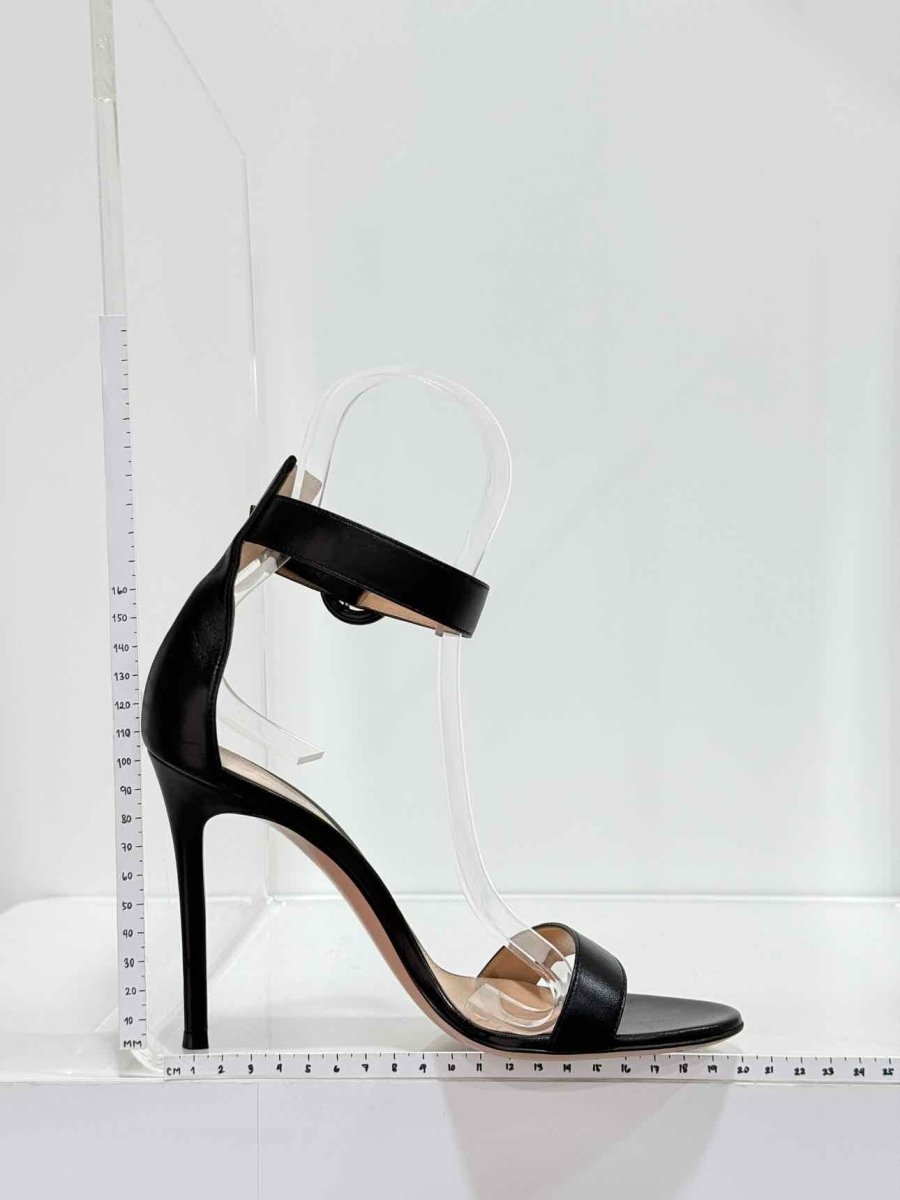 Pre-loved GIANVITO ROSSI Black Size EU 38 Heeled Sandals at Reems Closet